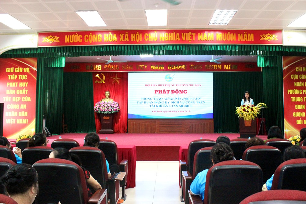 Hội LHPN phường Phú Diễn triển khai phong trào “Bình dân học vụ số” - ảnh 1