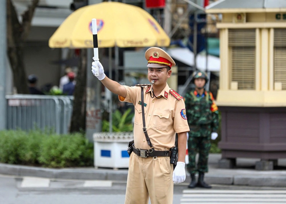 Hà Nội: Phân luồng giao thông phục vụ Triển lãm thành tựu kinh tế - xã hội - ảnh 1