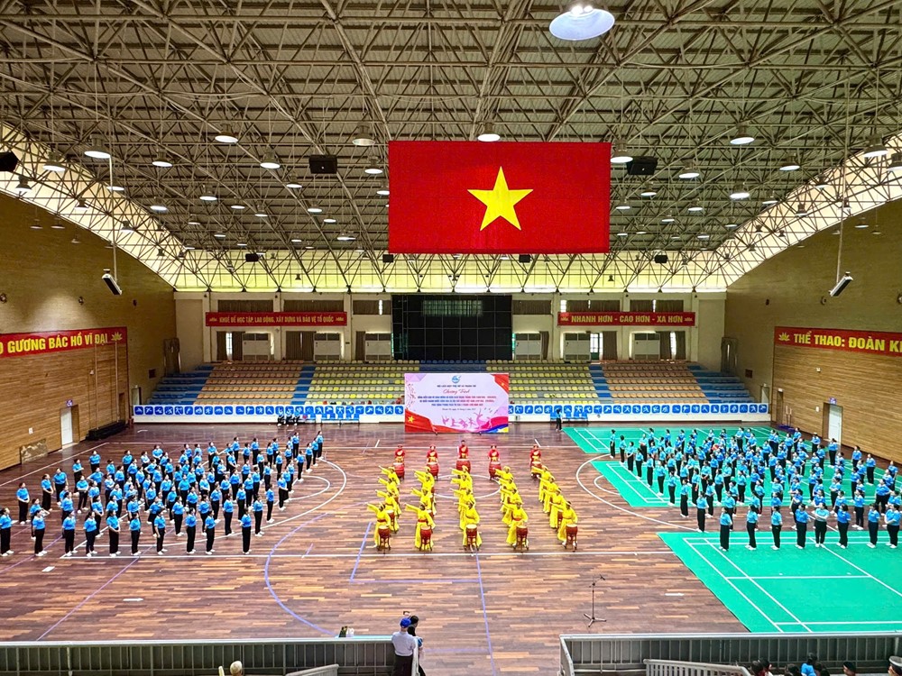 350 phụ nữ xã Thanh Trì cùng đồng diễn dân vũ chào mừng Quốc khánh 2/9 - ảnh 2