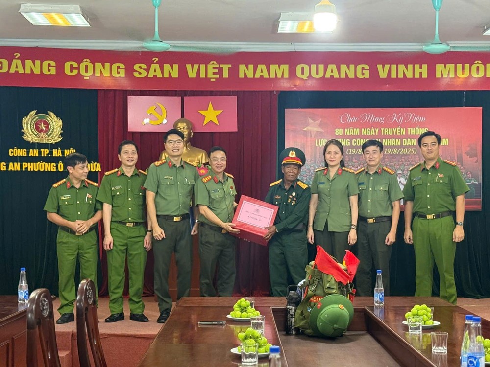 Cựu chiến binh xúc động khi được Công an Hà Nội hỗ trợ tham dự A80 - ảnh 4