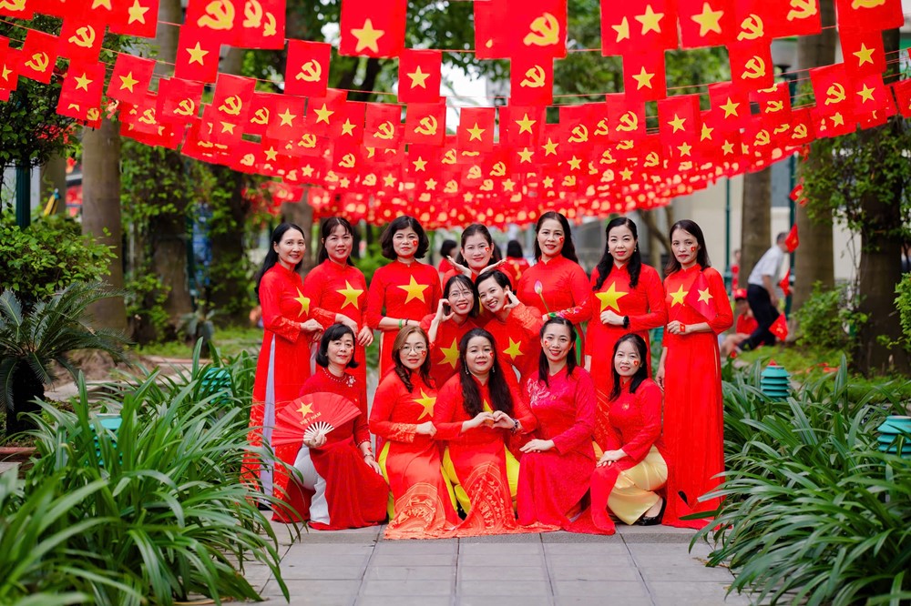 Phường Đông Ngạc rộn ràng sắc đỏ chào mừng Quốc khánh 2/9 - ảnh 6