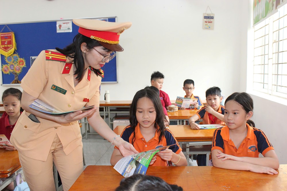 Lan toả văn hoá giao thông đến hơn 1.700 học sinh trường TPCS Nguyễn Đình Chiểu - ảnh 6