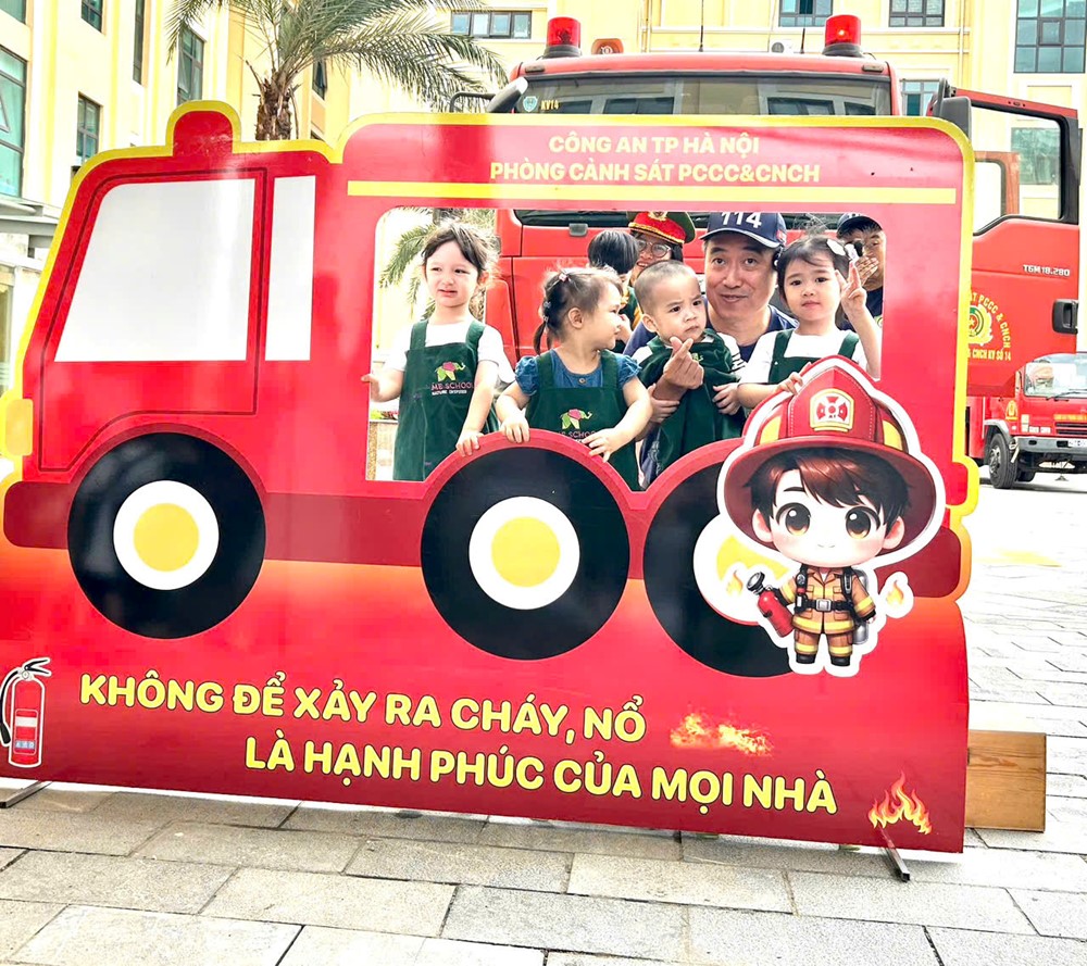 Khi trẻ mầm non được làm... lính cứu hỏa - ảnh 2