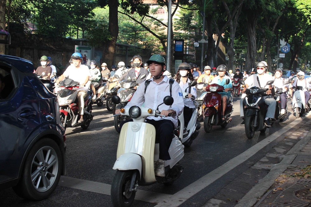 Tăng cường xử lý vi phạm, đảm bảo an toàn giao thông cho học sinh - ảnh 6