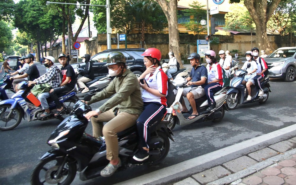 Tăng cường xử lý vi phạm, đảm bảo an toàn giao thông cho học sinh - ảnh 4