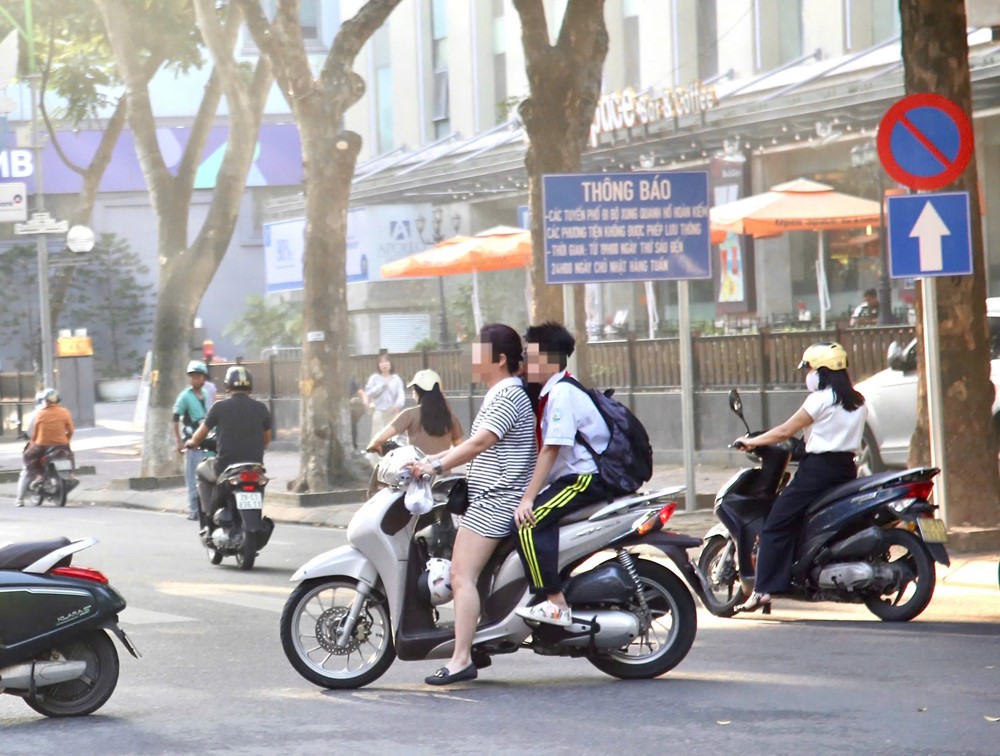 Tăng cường xử lý vi phạm, đảm bảo an toàn giao thông cho học sinh - ảnh 5