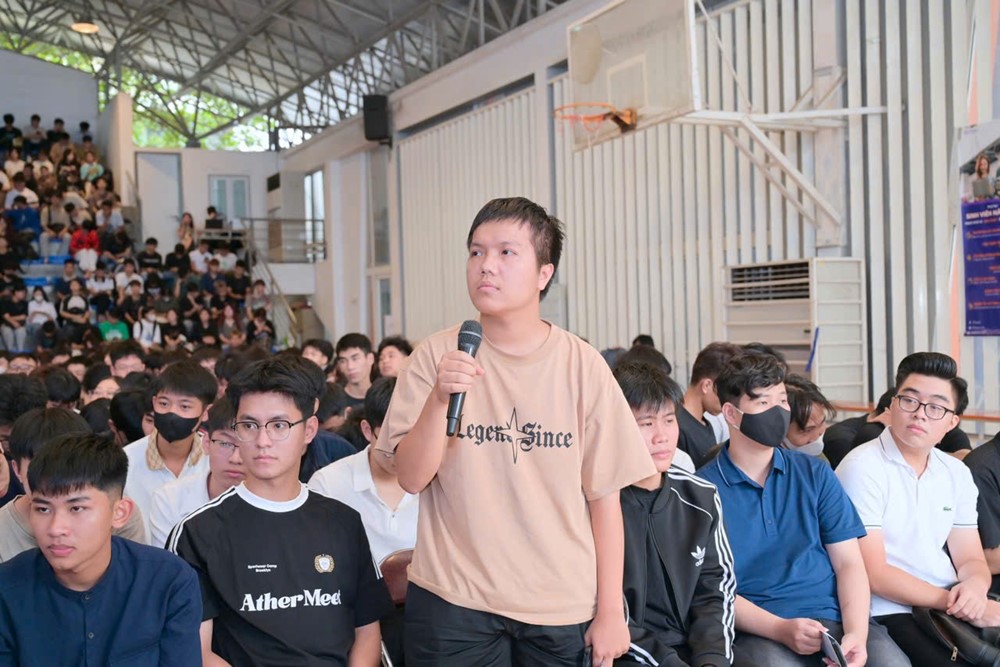 Hà Nội: Tuyên truyền pháp luật về an toàn giao thông cho sinh viên Đại học Kiến trúc Hà Nội - ảnh 3
