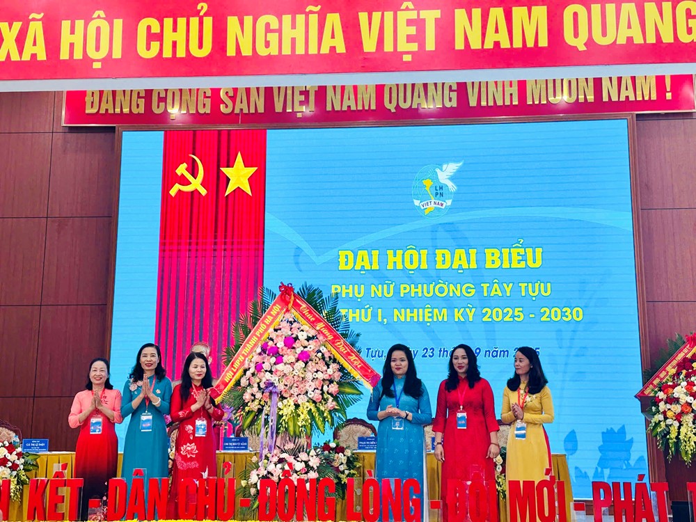 Phụ nữ phường Tây Tựu phát huy đoàn kết, sáng tạo, chủ động hội nhập - ảnh 2