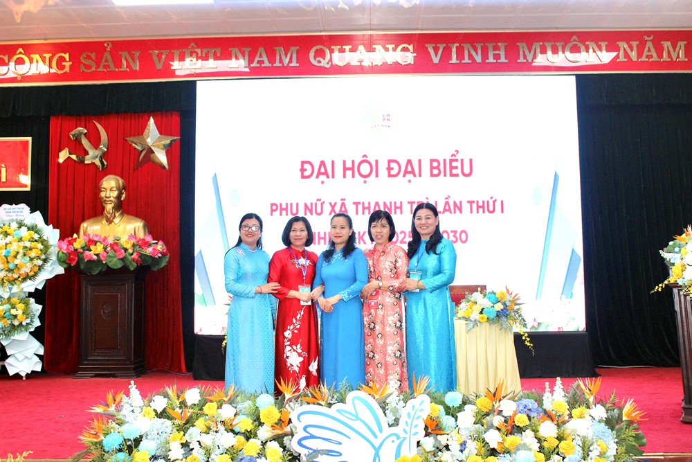 Đồng chí An Thị Bích Phượng giữ chức Chủ tịch Hội LHPN xã Thanh Trì nhiệm kỳ 2025-2030 - ảnh 11