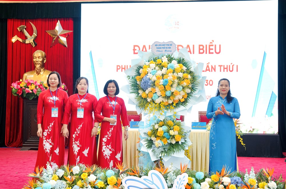 Đồng chí An Thị Bích Phượng giữ chức Chủ tịch Hội LHPN xã Thanh Trì nhiệm kỳ 2025-2030 - ảnh 3