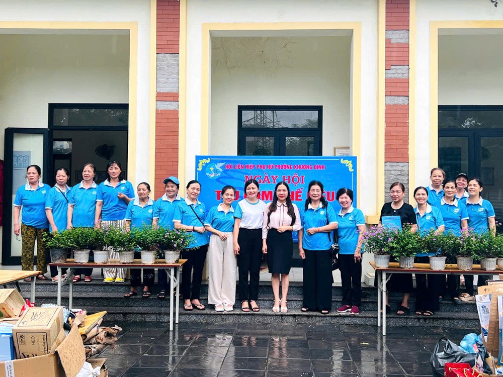 Phụ nữ Khương Đình đổi phế liệu lấy cây xanh, gây quỹ ủng hộ phụ nữ và trẻ em khó khăn - ảnh 1
