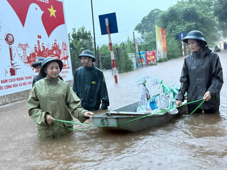 Phường Đông Ngạc: Khẩn trương các biện pháp ứng phó úng ngập do ảnh hưởng bão số 10 - ảnh 3