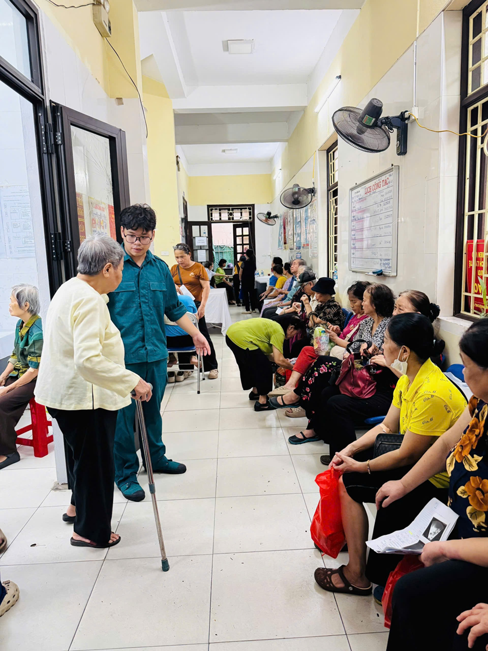 Phường Kim Liên tổ chức truyền thông, tư vấn khám sức khỏe người cao tuổi - ảnh 1