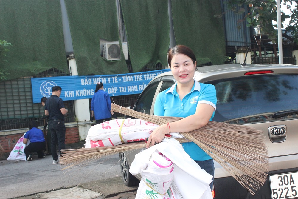 Phường Tây Tựu ra quân “Ngày Chủ nhật xanh” bảo vệ môi trường - ảnh 15