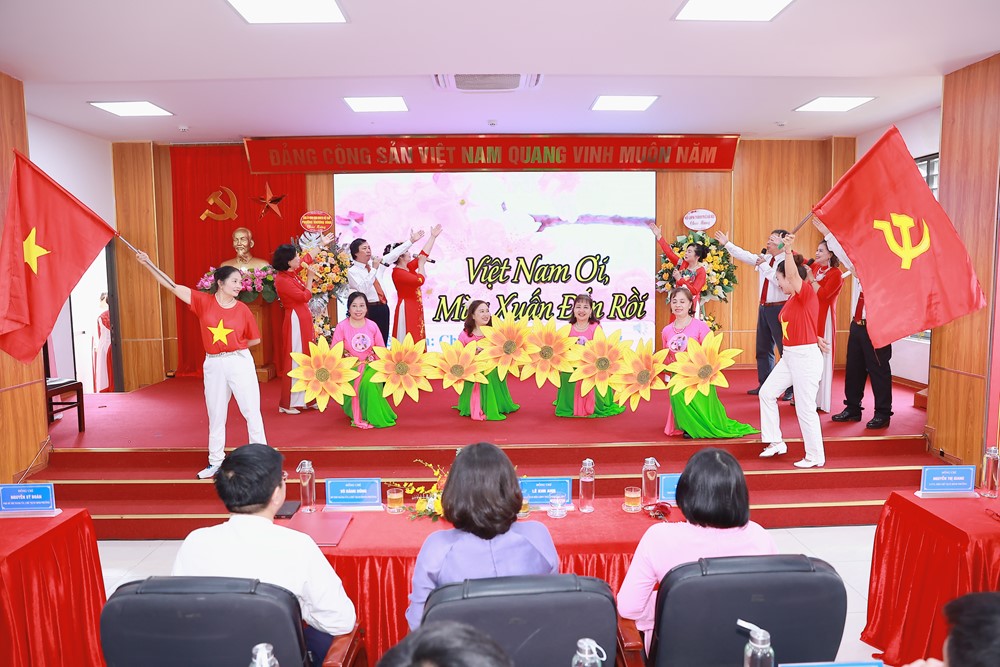 Hội LHPN phường Khương Đình gặp mặt kỷ niệm ngày 20/10 - ảnh 13