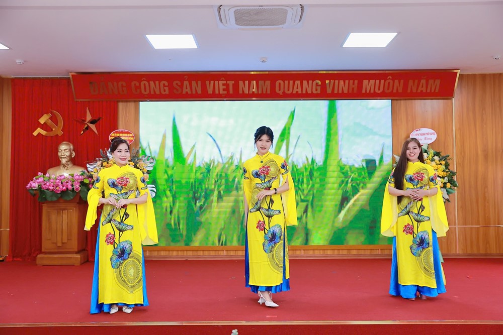 Hội LHPN phường Khương Đình gặp mặt kỷ niệm ngày 20/10 - ảnh 16