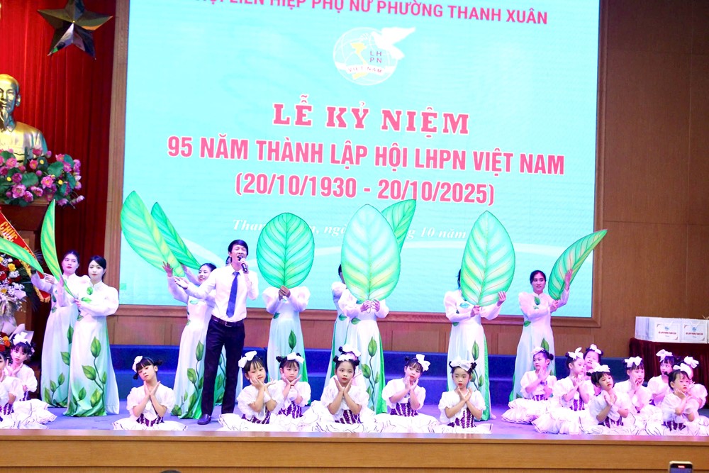 Hội LHPN phường Thanh Xuân kỷ niệm 95 năm ngày thành lập Hội Liên hiệp Phụ nữ Việt Nam 20/10 - ảnh 3