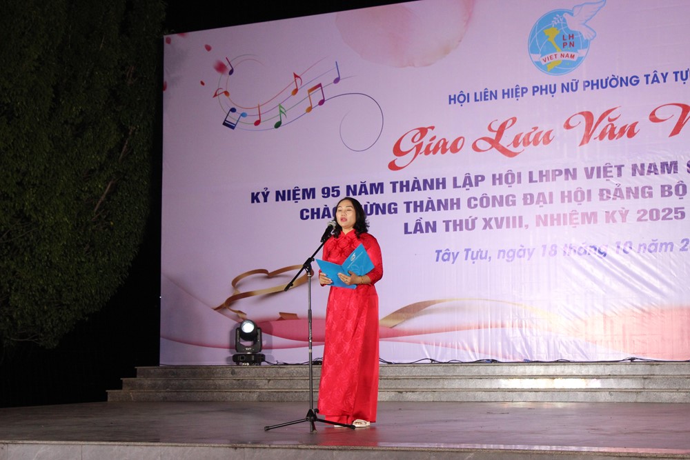 Hội LHPN phường Tây Tựu: Tưng bừng giao lưu văn nghệ kỷ niệm 95 năm thành lập Hội LHPN Việt Nam - ảnh 1