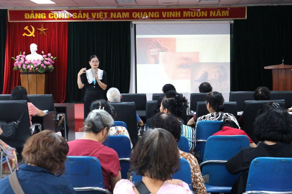 Phường Hai Bà Trưng tuyên truyền, phổ biến kiến thức cơ bản về chăm sóc sức khoẻ người cao tuổi - ảnh 1