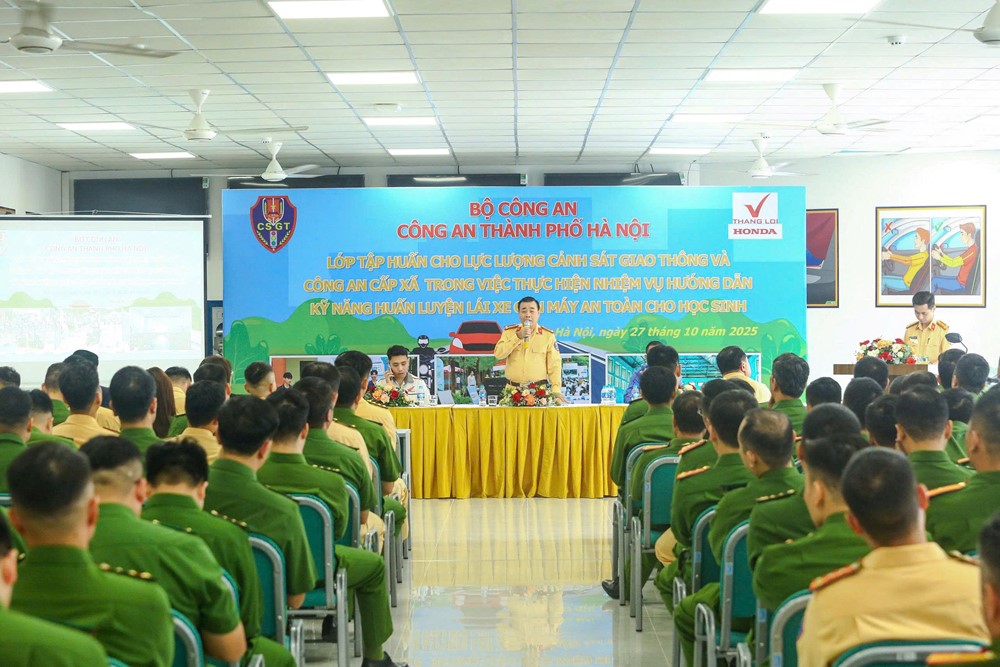 Hà Nội: Tập huấn kỹ năng hướng dẫn lái xe gắn máy an toàn cho lực lượng CSGT và Công an cấp xã  - ảnh 1