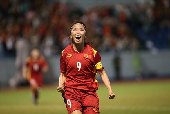 Bóng đá nữ Việt Nam hiên ngang vào chung kết - ảnh 1