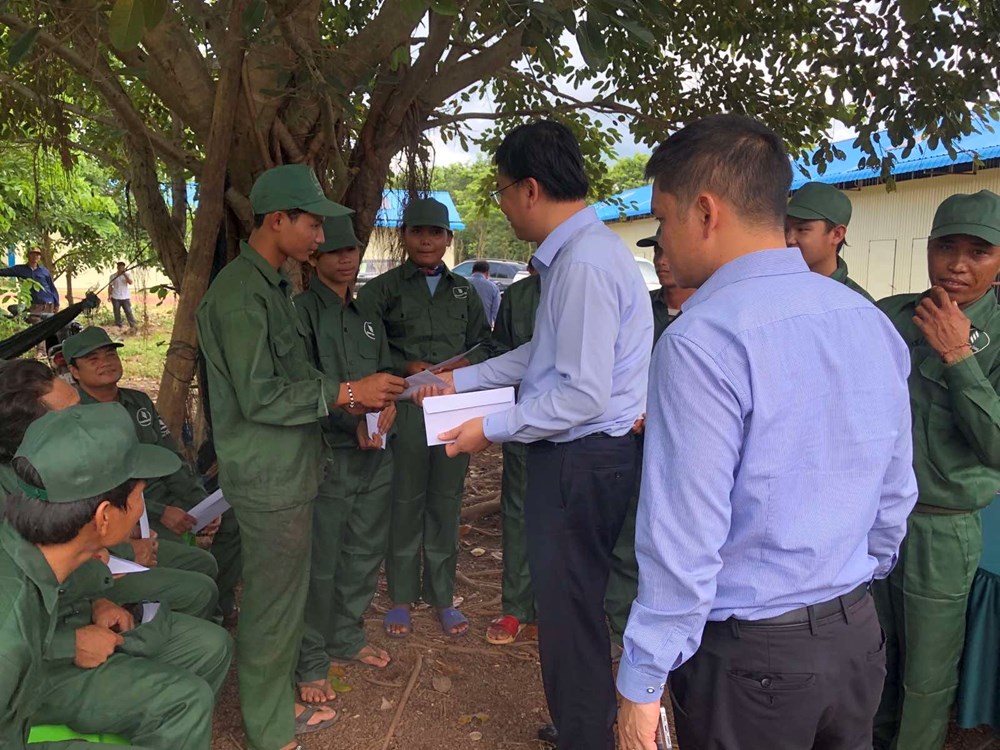 Đảng và nhà nước luôn quan tâm hỗ trợ cộng đồng người Việt Nam tại Campuchia - ảnh 2