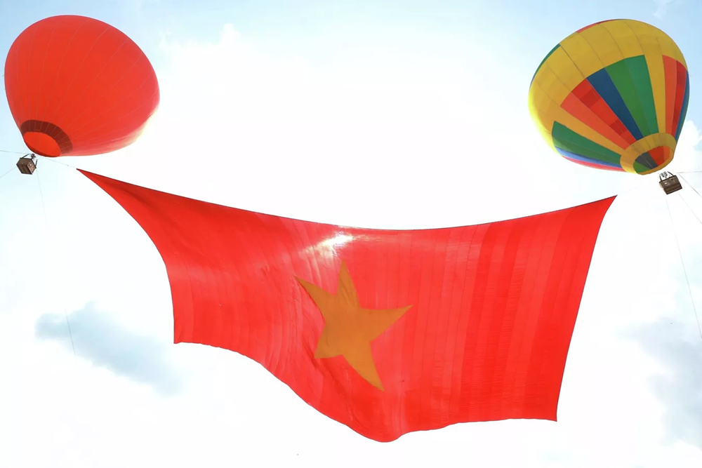 Độc đáo khinh khí cầu mang Quốc kỳ kỷ niệm ngày Quốc khánh - ảnh 5