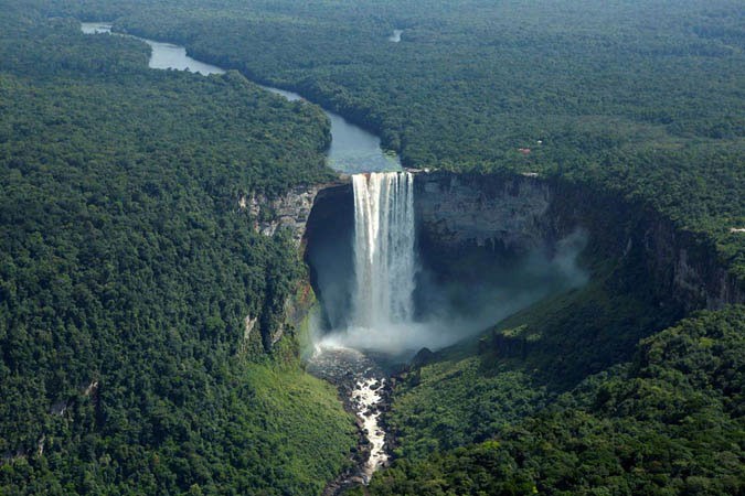 Choáng ngợp 10 thác nước hùng vĩ nhất thế giới - ảnh 1