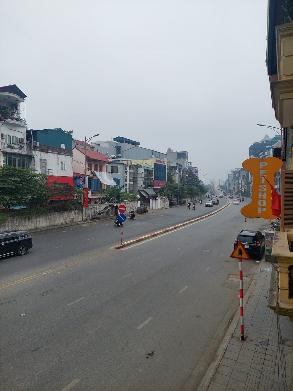 Đường phố Hà Nội yên bình sáng đầu năm  - ảnh 5