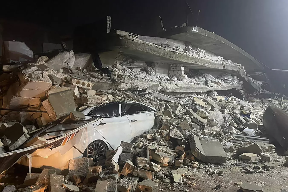 Những hình ảnh rúng động về trận động đất tại biên giới Thổ Nhĩ Kỳ - Syria - ảnh 5