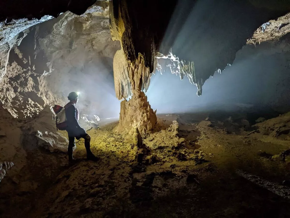 Quảng Bình phát hiện thêm nhiều hang động đẹp - ảnh 1