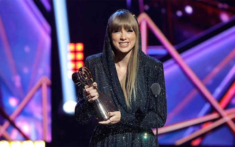 Taylor Swift bội thu ở Giải thưởng âm nhạc iHeartRadio 2023 - ảnh 1