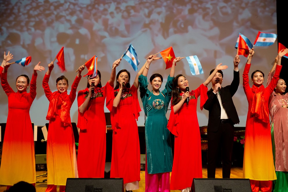 Đặc sắc chương trình nghệ thuật chào mừng chuyến thăm Argentina của Chủ tịch Quốc hội Việt Nam - ảnh 3