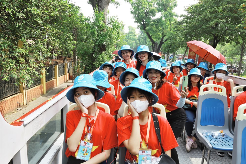 Trại hè “Hoa hướng dương”: Những chuyến xe chở đầy tiếng cười - ảnh 5