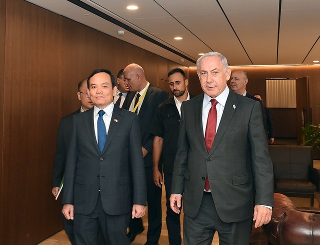 Phó Thủ tướng Trần Lưu Quang hội đàm với Thủ tướng Israel - ảnh 1