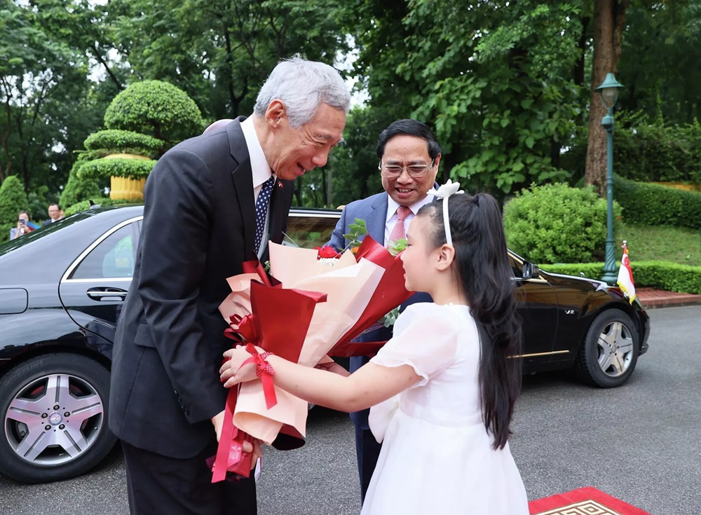 Lễ đón Thủ tướng Singapore thăm chính thức Việt Nam - ảnh 2
