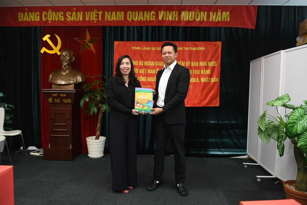 Thứ trưởng Bộ Ngoại giao Lê Thị Thu Hằng thăm cộng đồng người Việt Nam tại khu vực Kyushu - ảnh 2