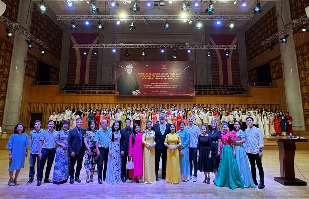 Huyền thoại Broadway và Hollywood gặp gỡ, truyền cảm hứng cho sinh viên Học viện âm nhạc Quốc gia Việt Nam - ảnh 2