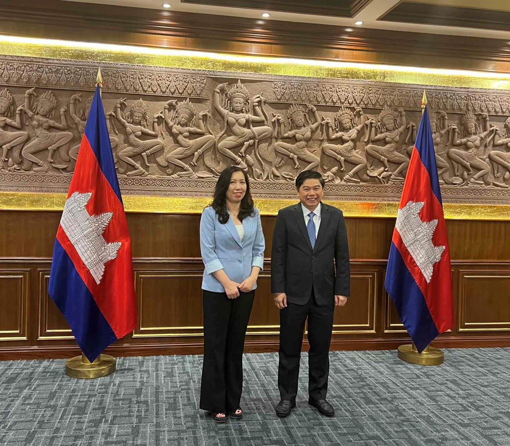 Thứ trưởng Bộ Ngoại giao Lê Thị Thu Hằng thăm và làm việc tại Campuchia - ảnh 1
