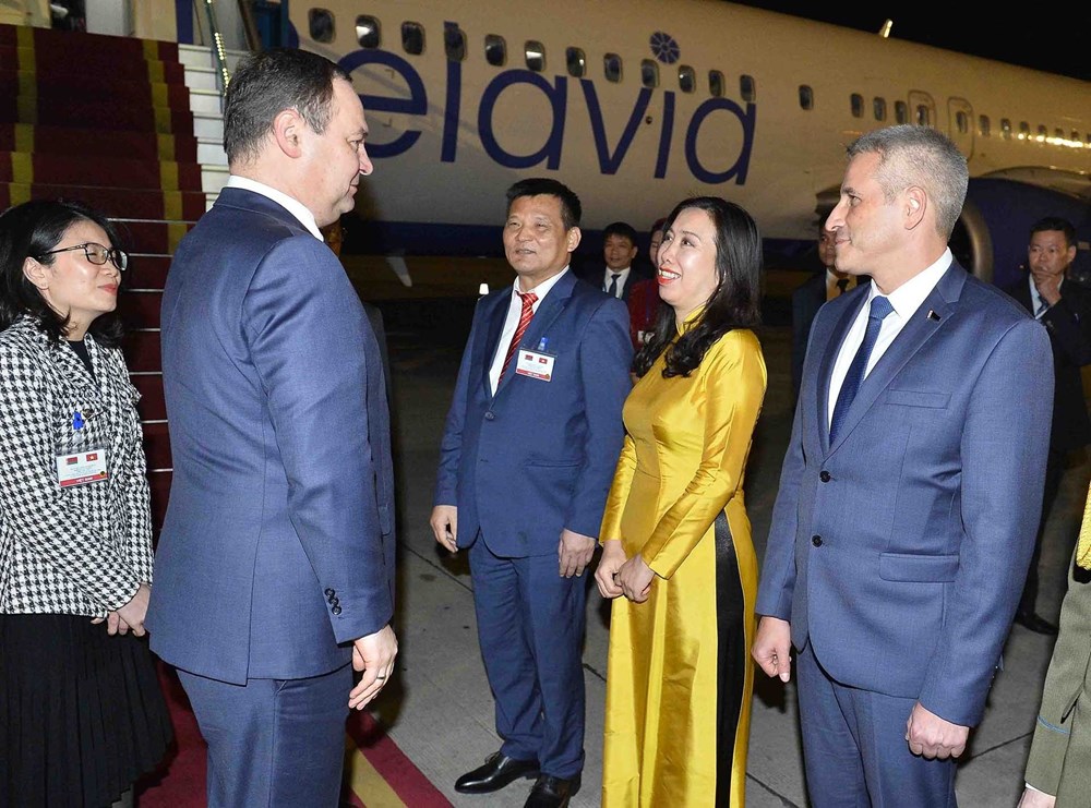 Thủ tướng Belarus bắt đầu chuyến thăm chính thức Việt Nam - ảnh 1