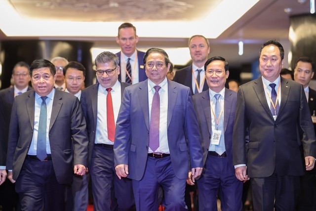 Thủ tướng gặp mặt cộng đồng doanh nghiệp FDI và dự Diễn đàn Doanh nghiệp Việt Nam - ảnh 1
