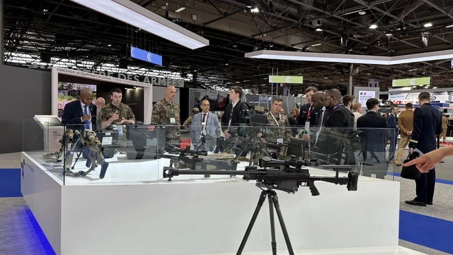 Việt Nam tham dự Triển lãm vũ khí quân sự Eurosatory tại Pháp - ảnh 2