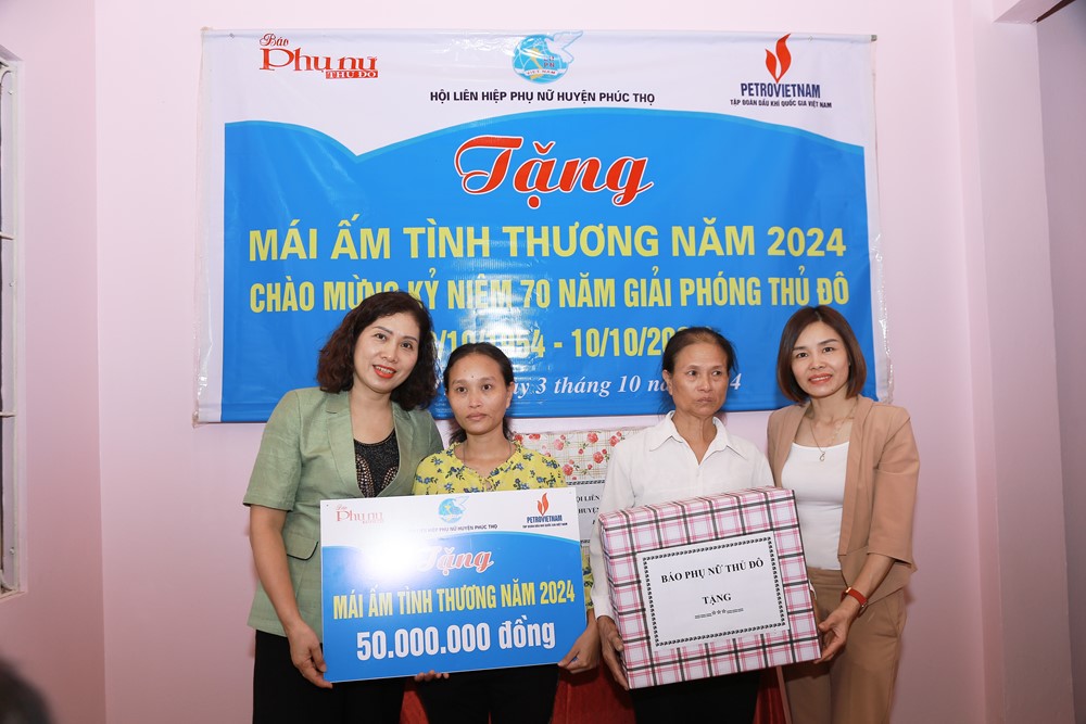 Trao tặng “Mái ấm tình thương” tại huyện Phúc Thọ: Nối dài niềm hạnh phúc - ảnh 4