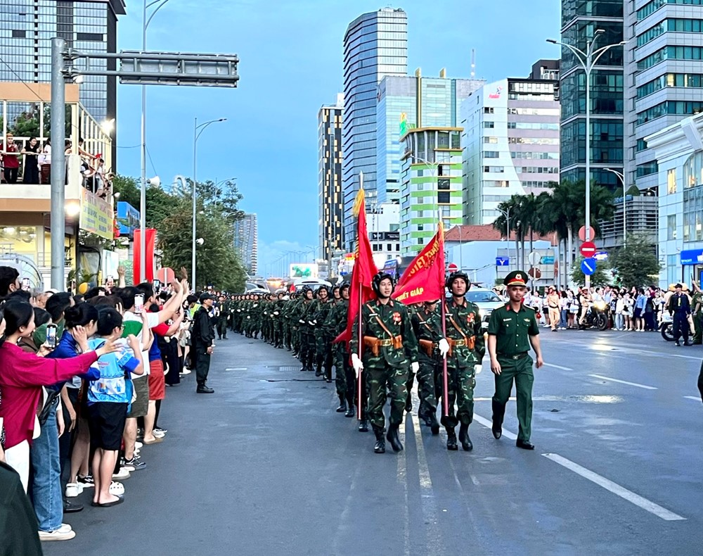 Hợp luyện diễu binh, diễu hành lần thứ 2 có quân đội Lào, Campuchia cùng tham gia - ảnh 9