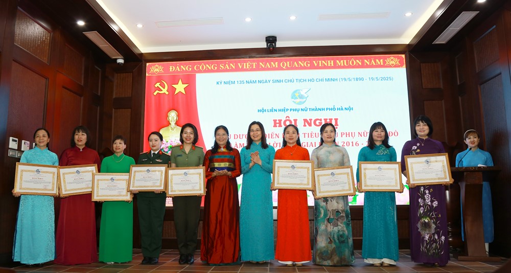 Biểu dương 80 điển hình tiêu biểu Phụ nữ Thủ đô làm theo lời Bác - ảnh 12