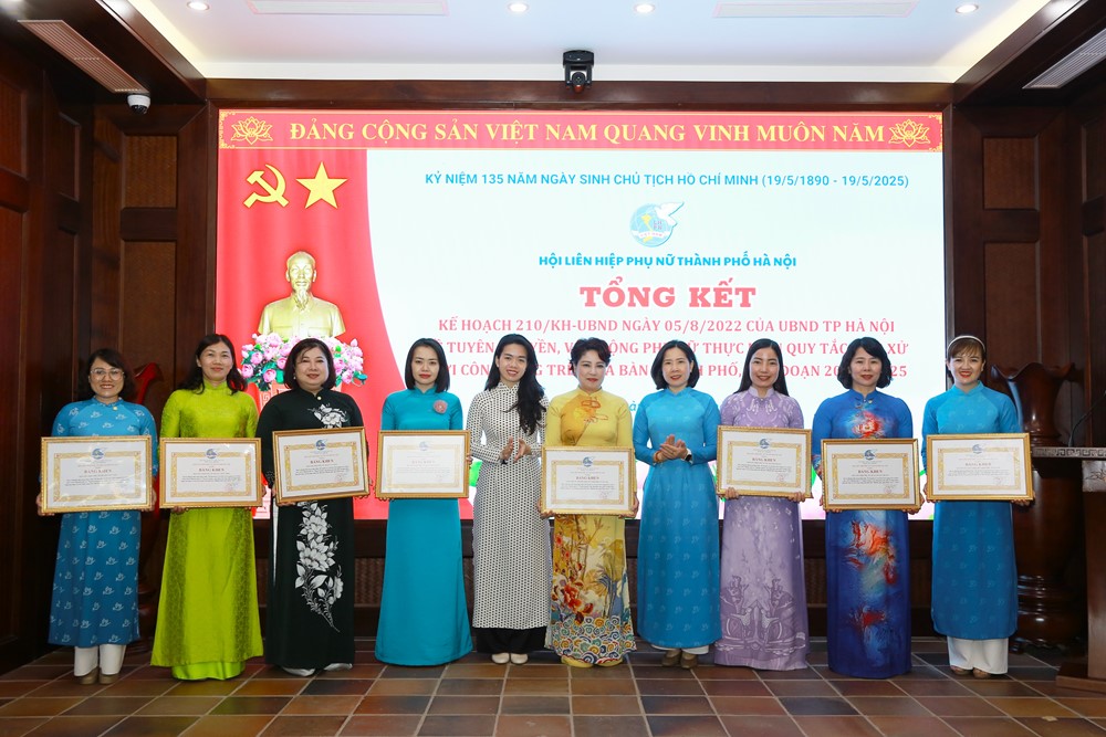 Biểu dương 80 điển hình tiêu biểu Phụ nữ Thủ đô làm theo lời Bác - ảnh 9
