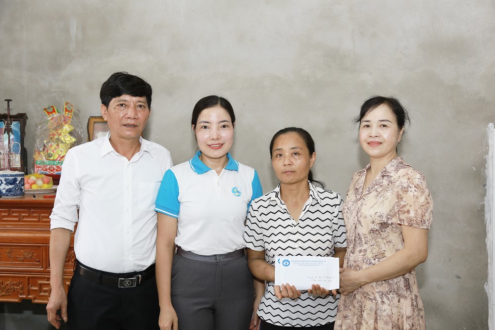 Trao tặng mái ấm tình thương cho gia đình chị Lê Thị Nga - ảnh 8