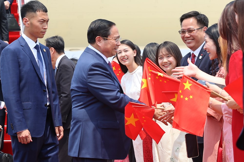 Thủ tướng tới Thiên Tân, bắt đầu chuyến công tác dự Hội nghị WEF và làm việc tại Trung Quốc - ảnh 3