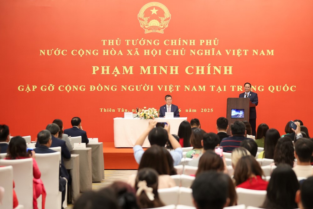 Thủ tướng gặp gỡ cộng đồng người Việt Nam tại Trung Quốc - ảnh 2