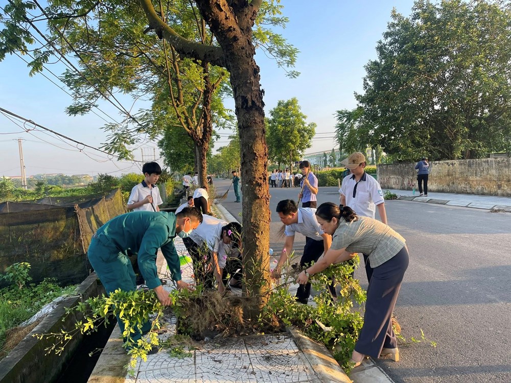 Xã Phúc Thọ ra quân tổng vệ sinh môi trường - ảnh 1